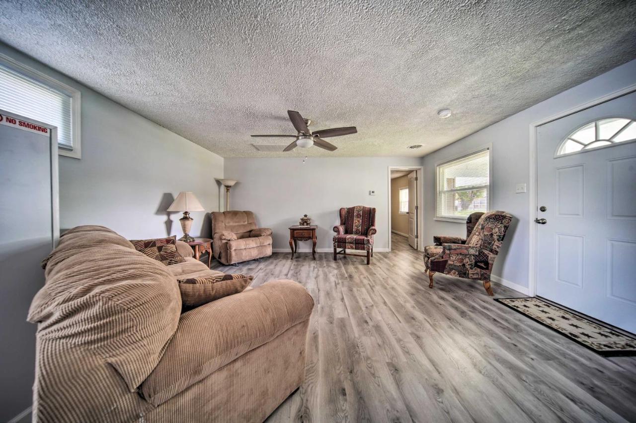 Spacious Geneva House Less Than 5 Mi To The Strip! Buitenkant foto