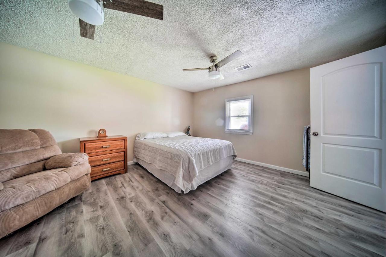 Spacious Geneva House Less Than 5 Mi To The Strip! Buitenkant foto