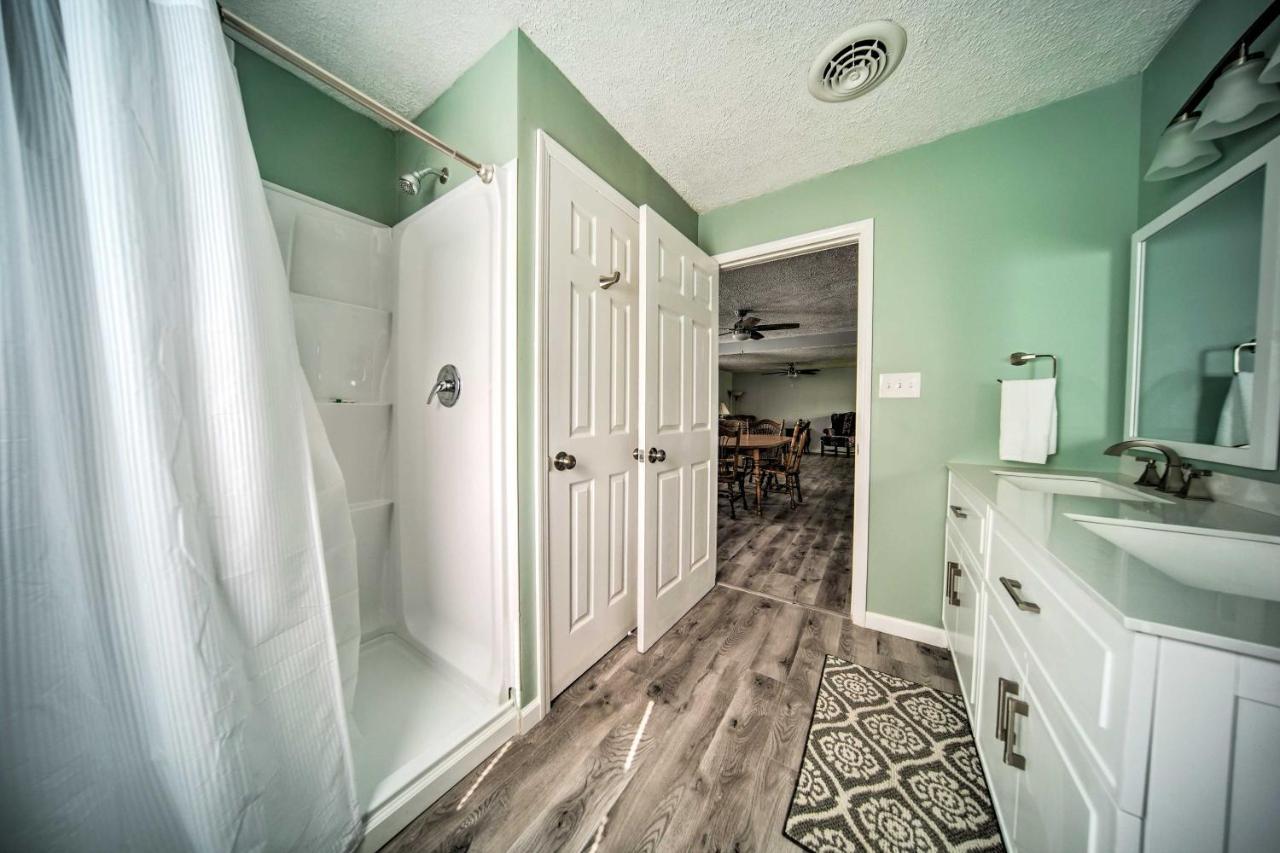 Spacious Geneva House Less Than 5 Mi To The Strip! Buitenkant foto